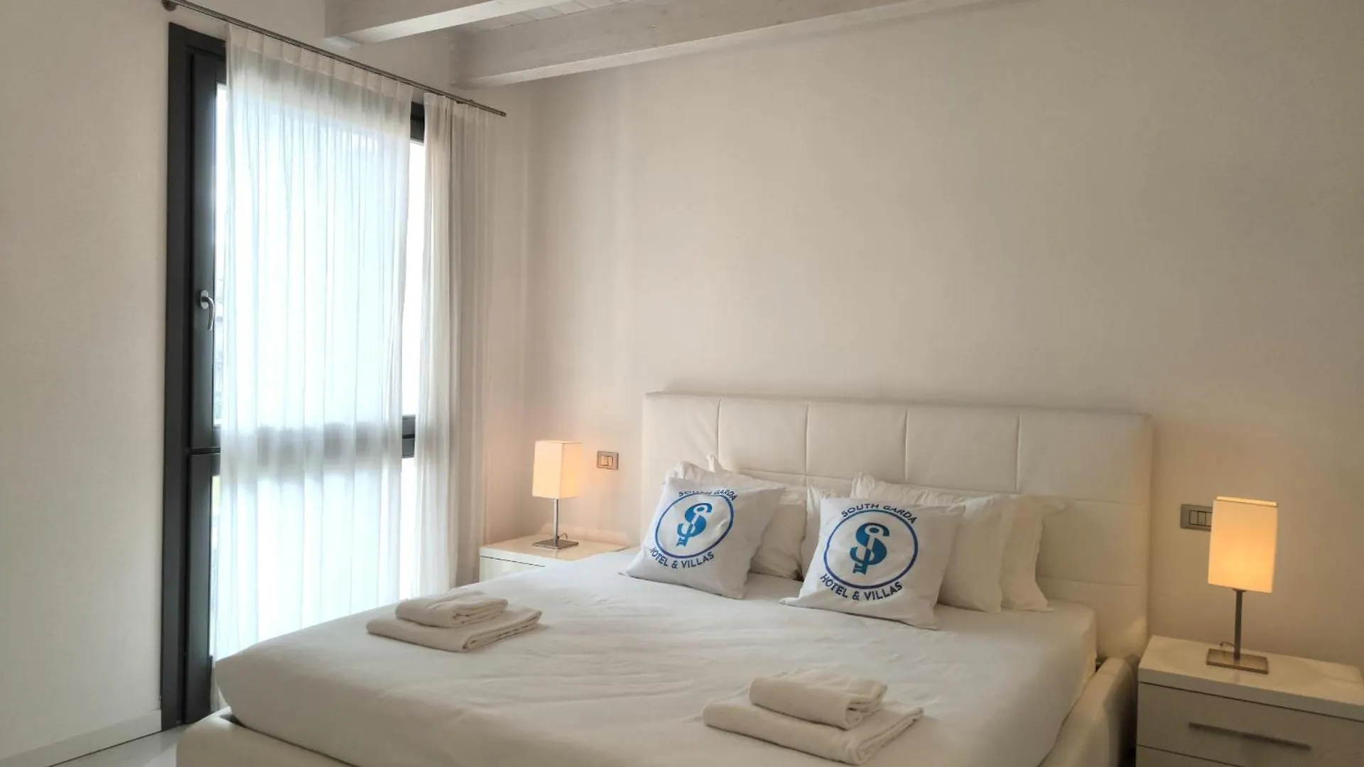 Sg Luxury - Swan Bay Apartment Castelnuovo del Garda Olaszország